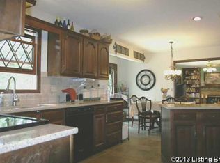 2710 Trumpetvine Rd, Louisville, KY 40220