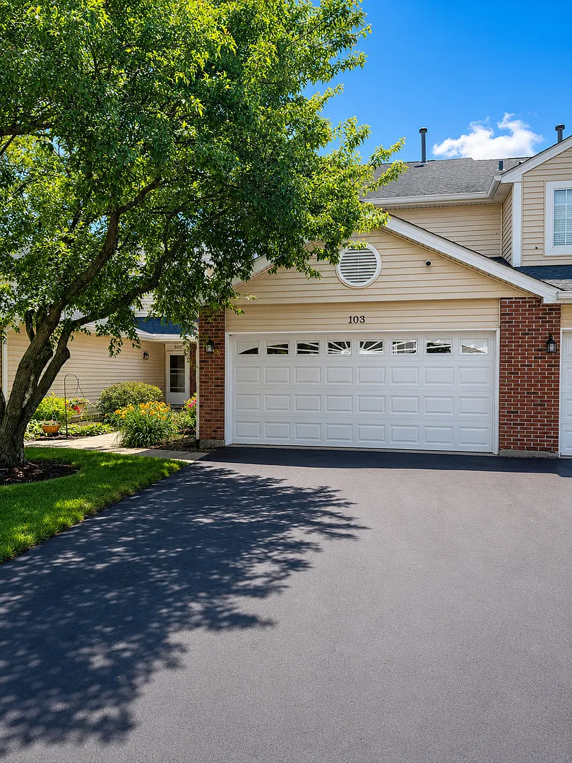 3 bed, 2.5 bath, 1100 sqft, $3,400 — Photo 1