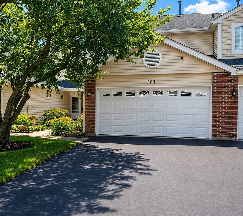 103 Brittany Dr #103
