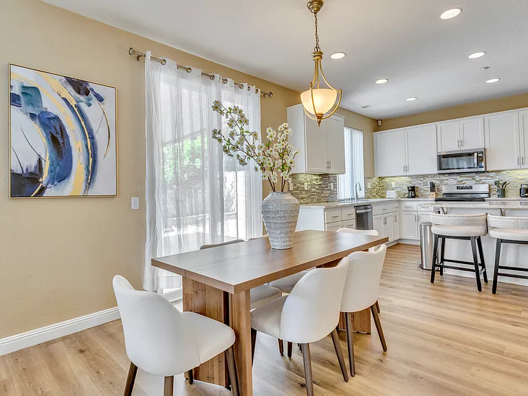 7476 Peppertree Ln — Photo 2