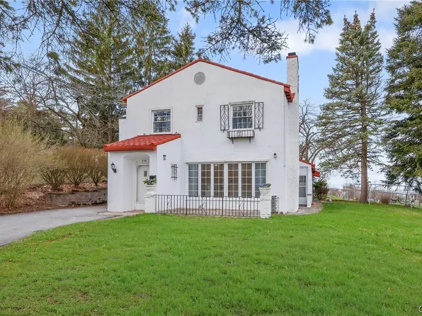 799 Woods Rd, Syracuse, NY 13209