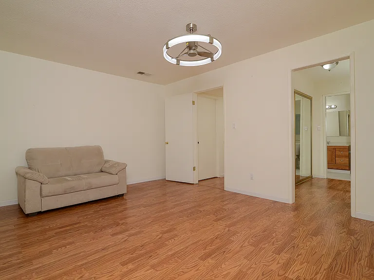 5010 Glide Dr #1 — Photo 11