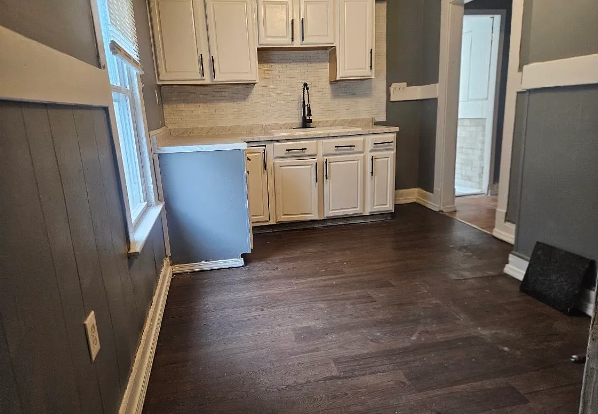 3 bed, 1053 sqft, $1,275 — Photo 3