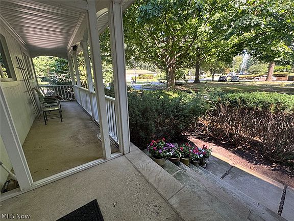 5th image of 296 Fairfield Rd