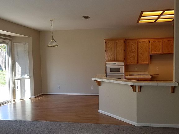 4th image of 7886 Bothwell Dr