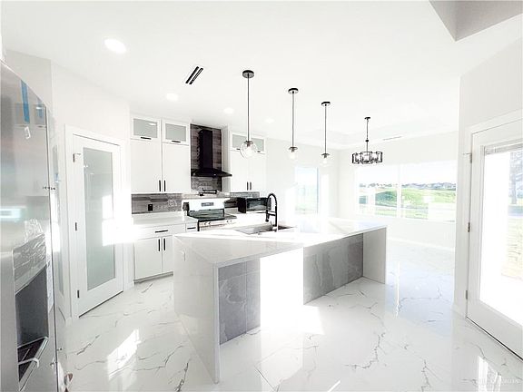 3rd image of 3504 E Noronha Dr
