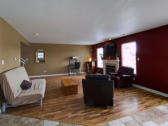 4th image of 3910 Candle Berry Dr