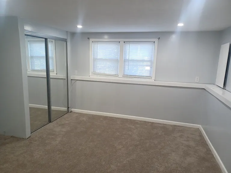 56 Clarendon Ave — Photo 4