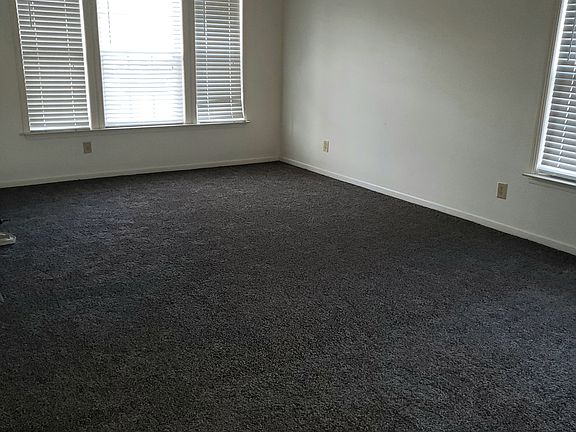 3rd image of 10933 Albertson Dr