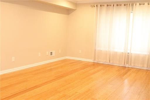 3rd image of 165-405 Essex Ave