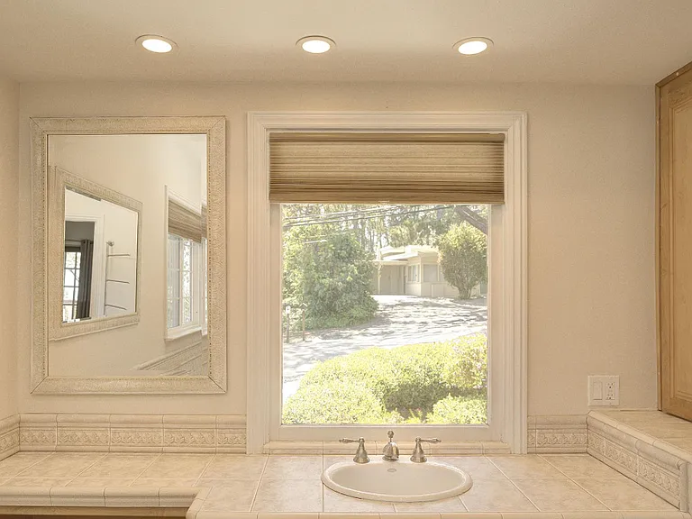 En Suite Bathroom with Shower