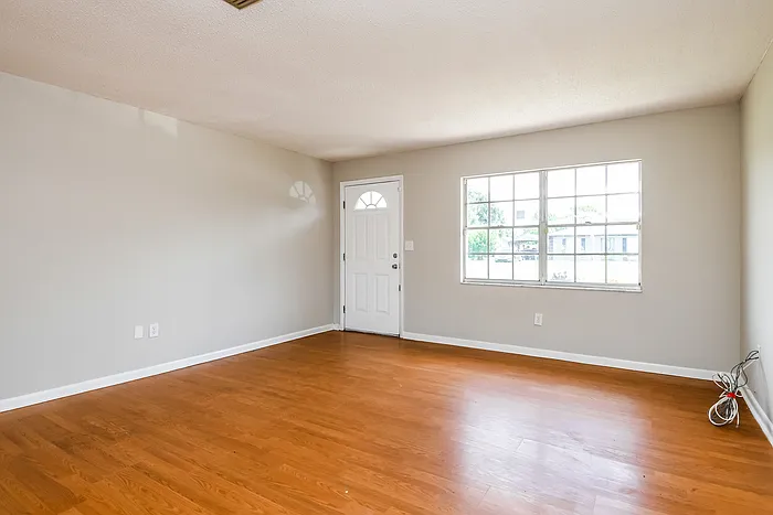 4 bed, 2.0 bath, 1504 sqft, $1,795 — Photo 4