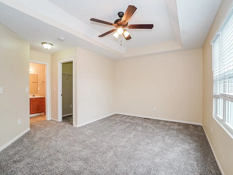807 Summerville Dr — Photo 13