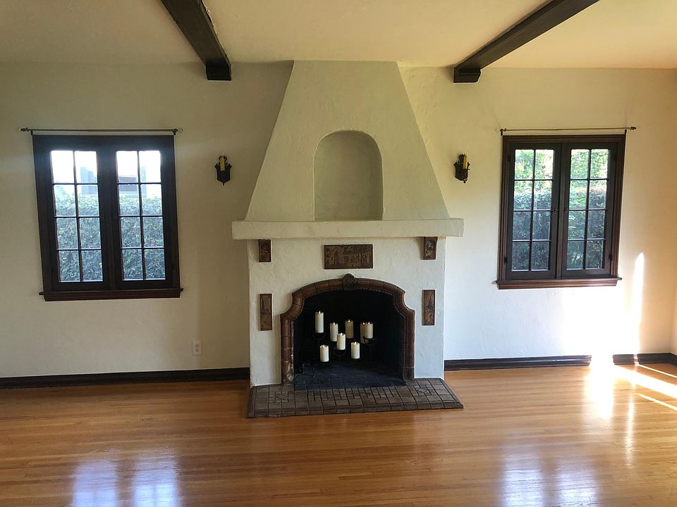1st image of 839 N La Jolla Ave