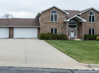16520 Breckenridge Ct, Dubuque, IA 52001