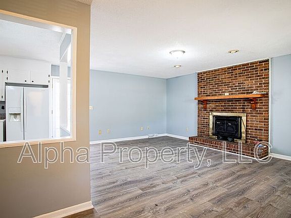 2nd image of 203 Willow Branch Dr
