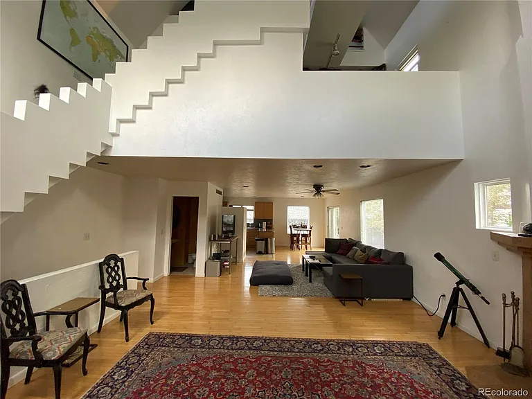64 W Irvington Pl — Photo 2