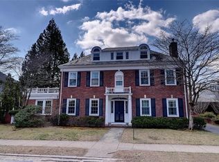 401 Rochambeau Ave, Providence, RI 02906