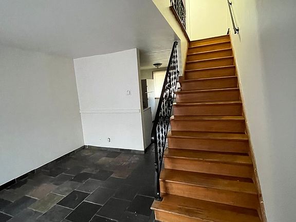 5th image of 7804 Venus St APT F
