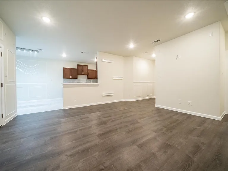 3239 Pine St — Photo 5