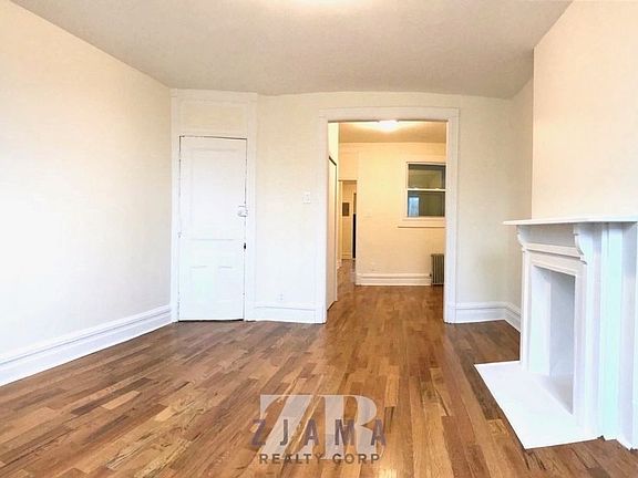 3rd image of 506 11th St APT 3R