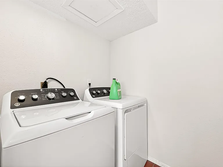 11677 Village Place Dr — Photo 24