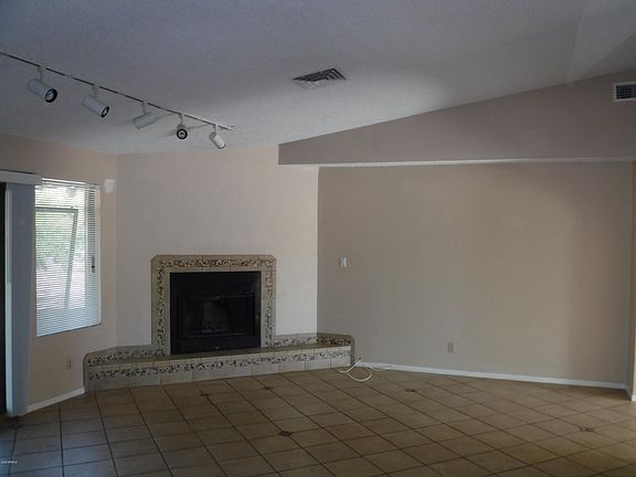 5th image of 5255 S Laguna Ave