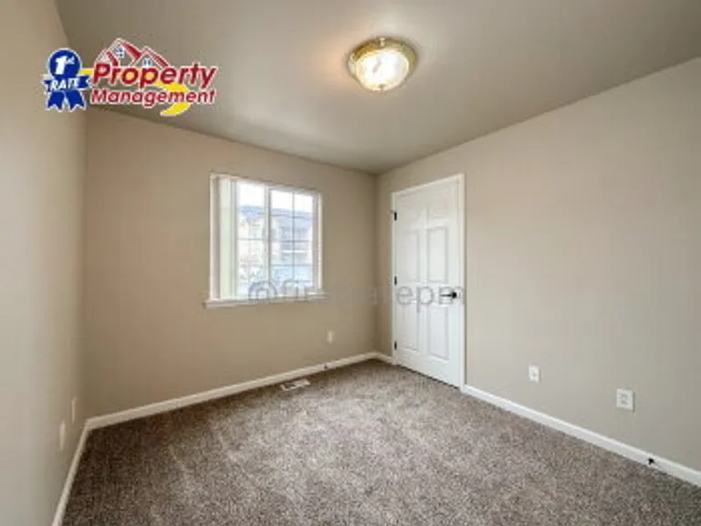 10154 W Garverdale Ln #201 — Photo 12