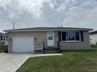 111 Parwood Dr, Cheektowaga, NY 14227