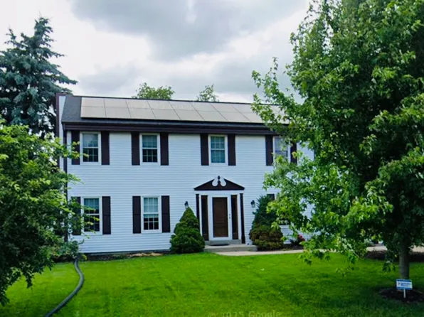 W174N5125 Mulberry Ln, Menomonee Falls, WI 53051