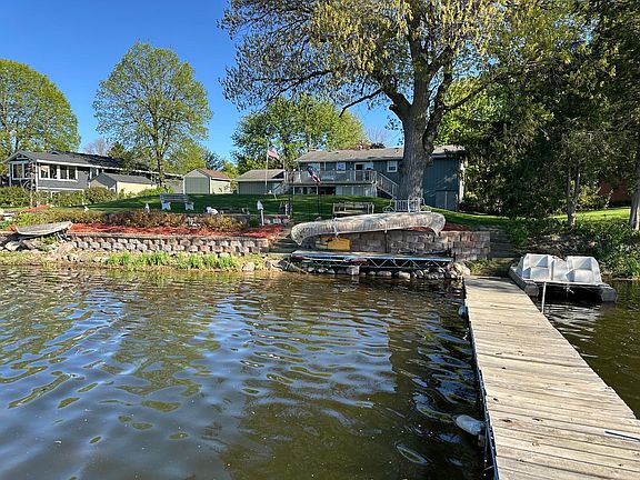 3rd image of 630 Tyrol Ln