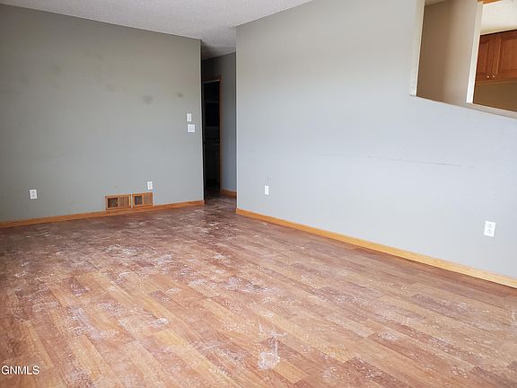3rd image of 306 3rd Ave SE