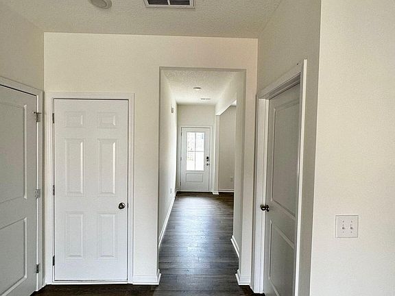 5th image of 2752 Minuteman Ln