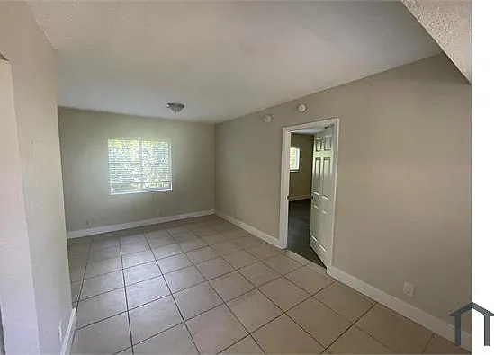 1444 Windsor Ct #5