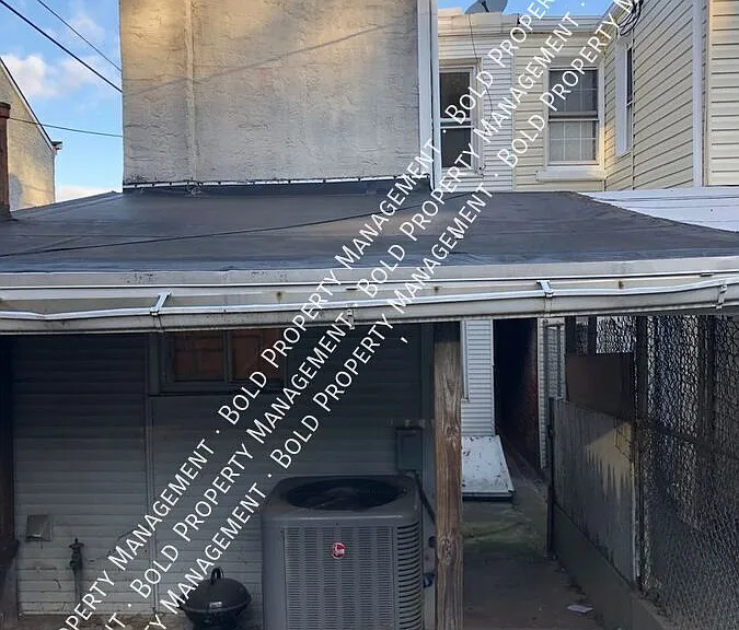 1316 Kenny St — Photo 8