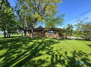 2120 Mathews Rd, Northwood, OH 43619