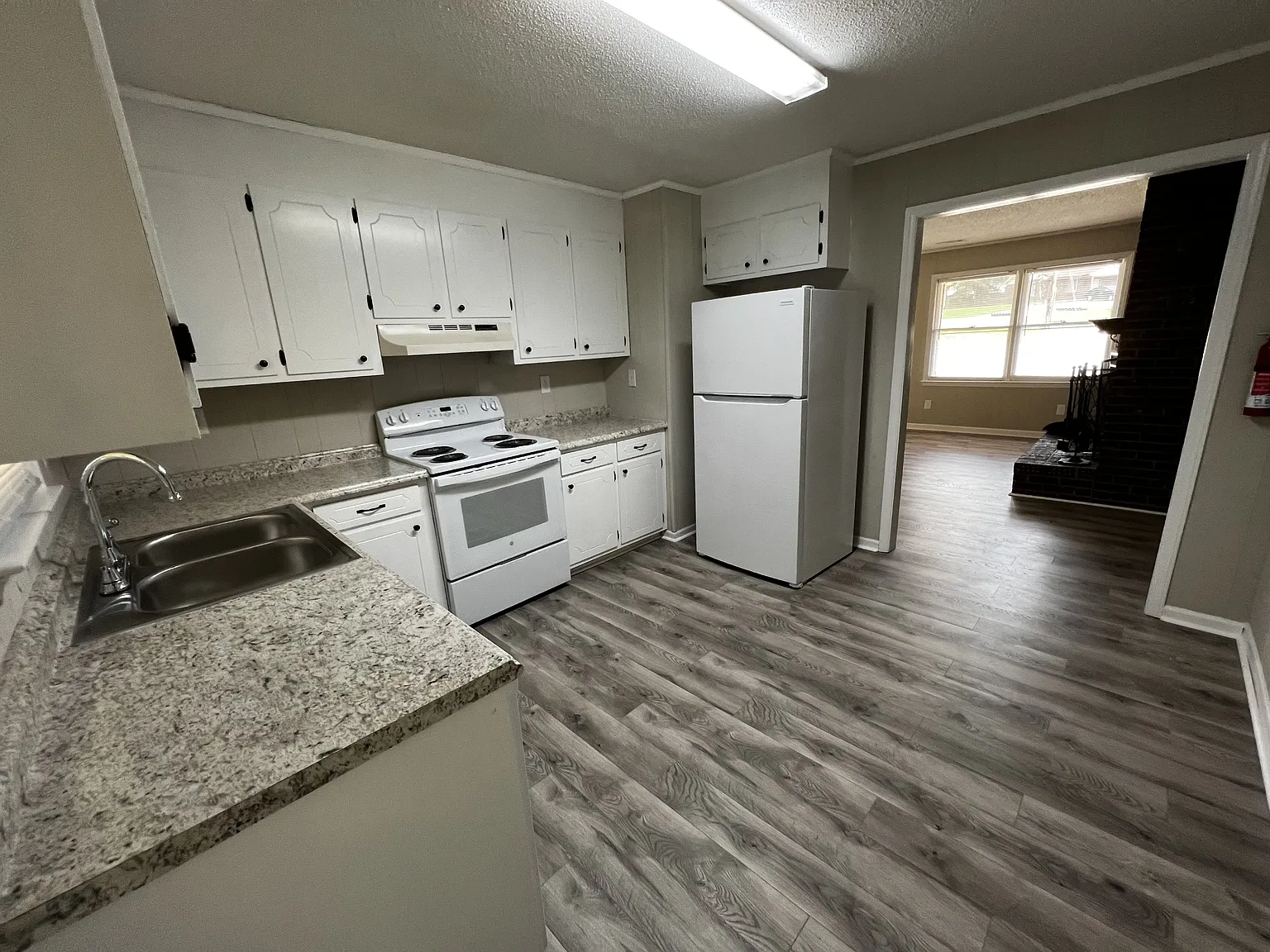 223 Welch Avenue - A — Photo 2