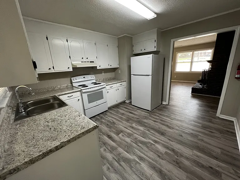 223 Welch Ave #A — Photo 2