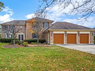 31 Sussex Cir, Vernon Hills, IL 60061