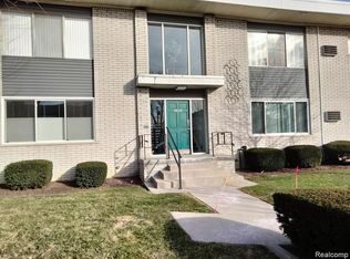 4830 Briarwood Ave #D2, Royal Oak, MI 48073