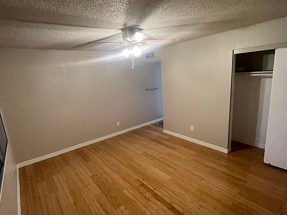 5th image of 9032 W Clarendon Ave