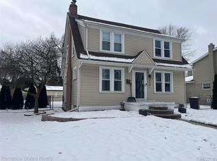 11025 Berwick St, Livonia, MI 48150