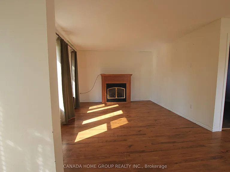931 Goldie St — Photo 3