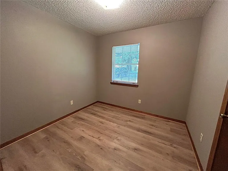 8130 Center St — Photo 7