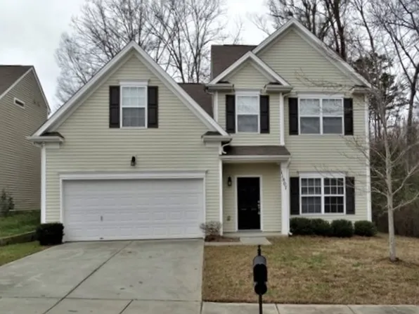 11807 Oak St, Charlotte, NC 28269