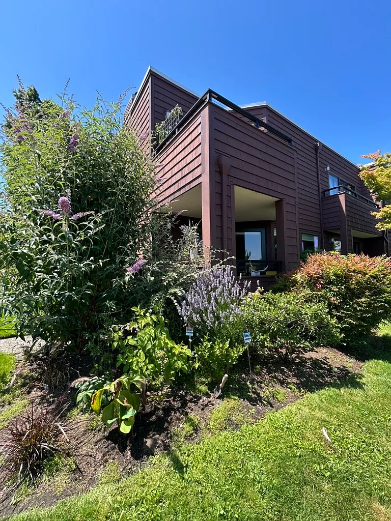2 bed, 2.5 bath, 1286 sqft, $3,900 — Photo 2