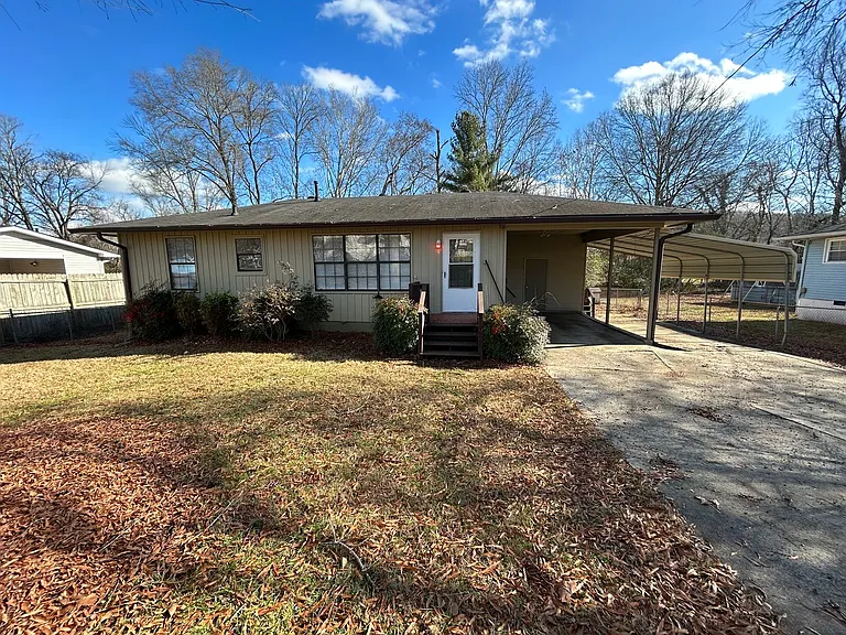 4 Van Tassel Dr SE — Photo 1