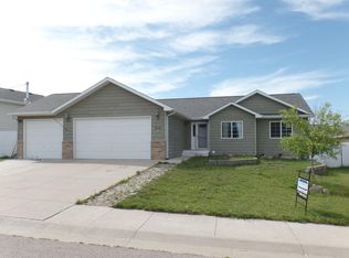 648 Lakeland Hills Dr, Gillette, WY 82716