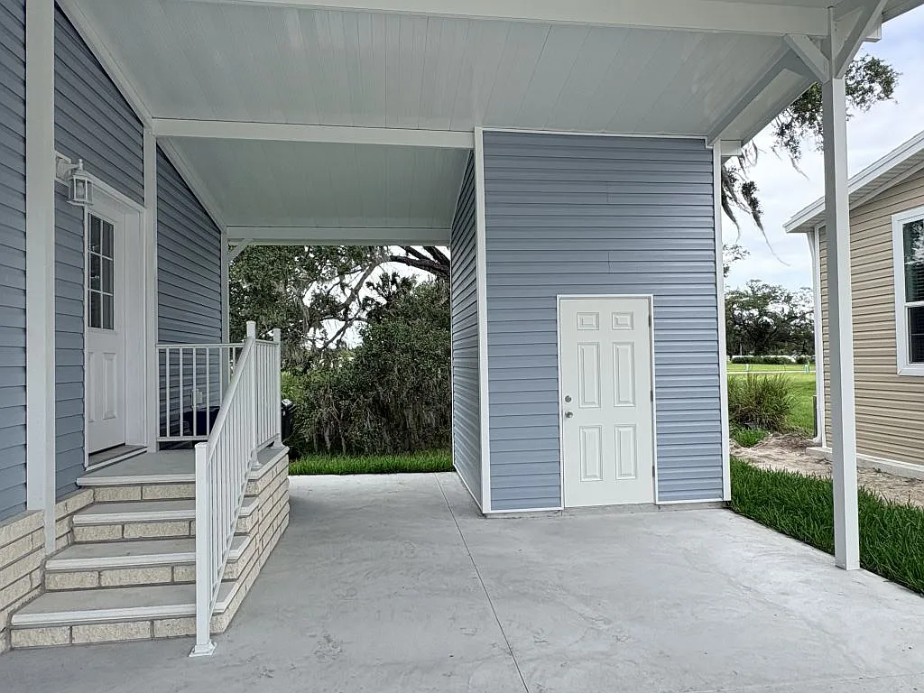 3 bed, 2.0 bath, 1251 sqft, $1,699 — Photo 2