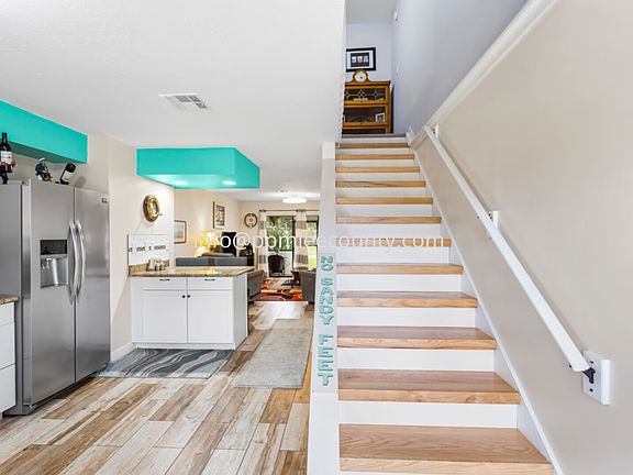 5th image of 9619 Eaton Gardens Ln #B2